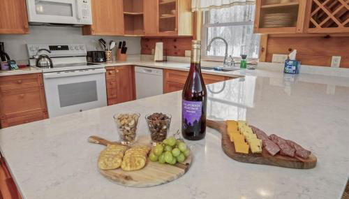 Sleepy Moose - New! Log Cabin in Sister Bay, Dogs and Near Beach - Foto 4