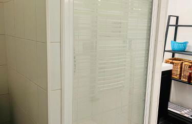 Wendy family flat with calm courtyard 3min for metro Paris in 10 mins - Foto 18