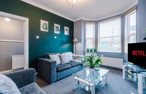 Spacious Modern Chester Home - Great Location - Photo 31