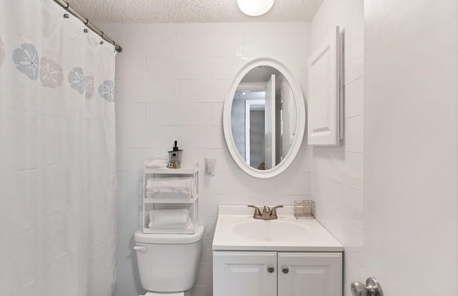 Beach Bliss 2BR Tropical Retreat Heated Pool - Foto 15