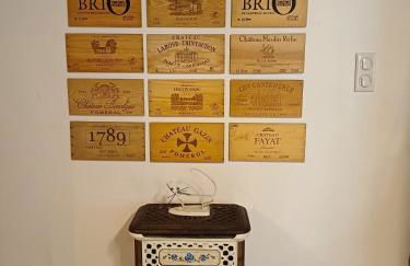 Au Pied du CHÂTEAU - 5 à 11 personnes - Baignade-canoë-piste cyclable à 100 m - Foto 10