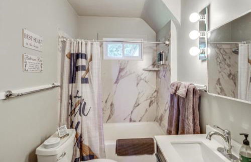 Pet Friendly Lake Alec Home with Dock! - Foto 13