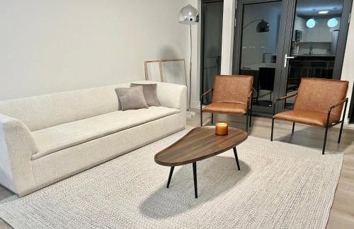 Modern 2 Bed Furnished Apartment in Quincy - Foto 16