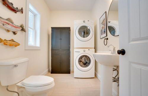 '"Luxury Mountain Getaway'" Sauna, Hot Tub, Massage Chair, Pool Table - Photo 14