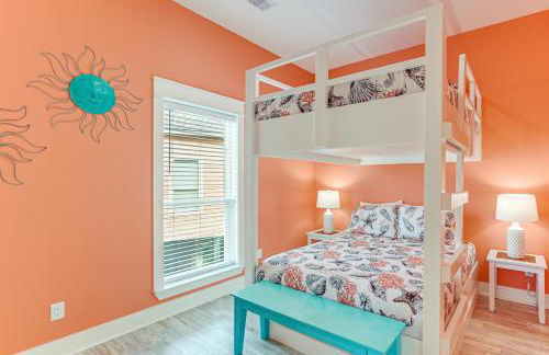 Steps to Shore! Just Beachy Home with Deck and Views - Foto 18