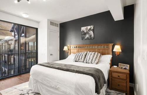 Top Floor Deer Valley Gondola Lakefront Condo- Great views - Photo 11