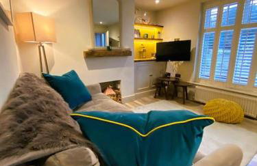 Beautiful Immaculate Aldeburgh cottage, free parking, sunny outdoor space, dog friendly - perfect for Spring seaside escapes - Foto 3