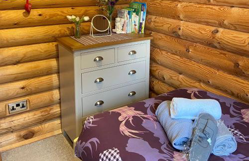 Laura's Lodge Hot Tub Log Cabin, Felmoor Park, Morpeth, Northumberland - Photo 15