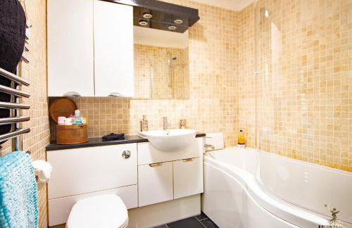 Old Lodge close to City Centre with parking - Foto 10