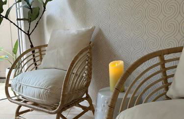 Beachside Modern Wellness Villa with Spacious Patio - Photo 16