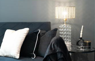 Modern- Battersea Power Station 2-Bed Apartment with Balcony - Foto 47