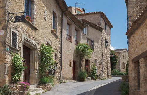 Au coeur du village avec petit balcon plein sud - Foto 17