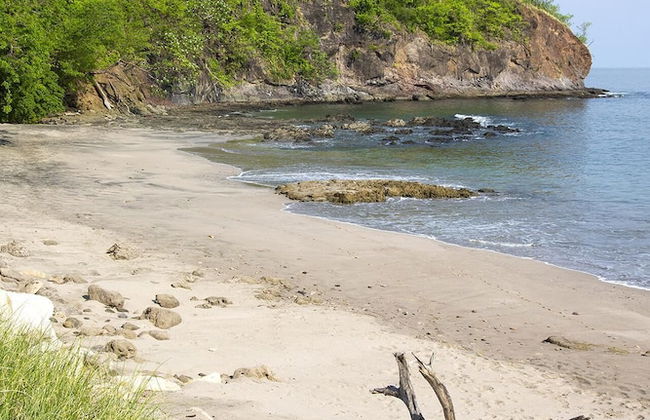 Newly Remodeled Beachfront Condo, Ground-Floor Terrace & Direct Access to Playa Flamingo - Foto 33