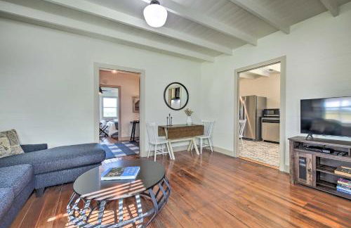 Peaceful Schulenburg Farmhouse with Fire Pit and Games - Foto 5