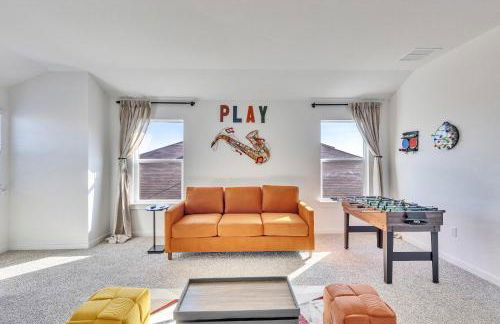 Stylish 4BR Family Home with Game Room and Backyard - Foto 39