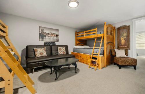 Spacious Family Home with Garage Game Room and Office! - Photo 29