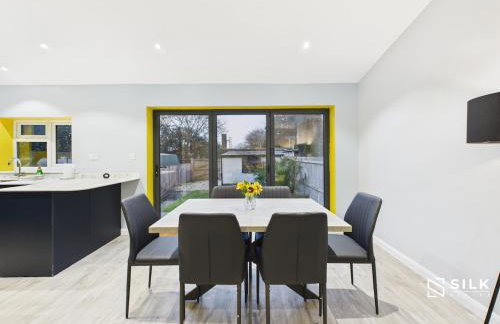 Refurbished 4-Bed, Open-Plan Living, Sleeps 10 - Foto 76
