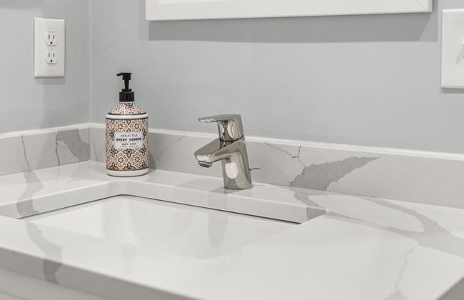 Luxury 2BD 2BA Near Logan Airport and T Station - Foto 35