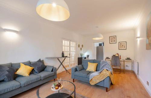 Cosy 3BR House by D3 Short Stay, Sleeps 8, Free on-site Parking & Garden - Foto 7