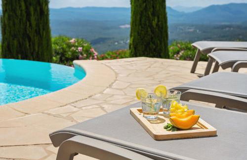 Villa La Genestière - Familienoase und Golfertraum mit Infinity-Pool und 180-Grad-Panoramablick bis zum Meer - Foto 50