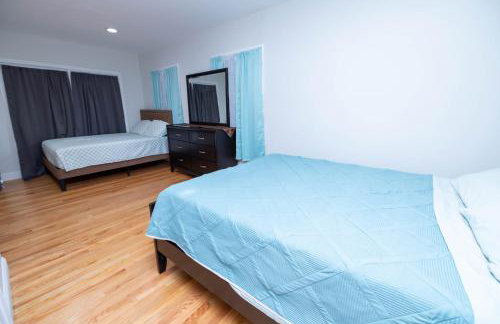 Modern Luxury Home With Fireplace & Game-Room - Foto 26