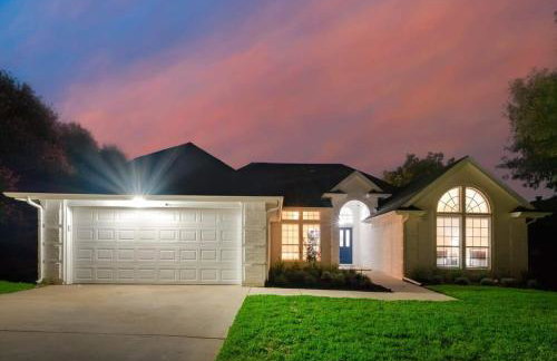 Boho Chic Home w Backyard Paradise - Pool + Grill - Foto 37