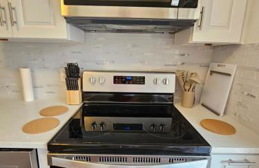 Magical Getaway- Cozy Home Minutes from Disney, Restaurants & Outlets! - Foto 18