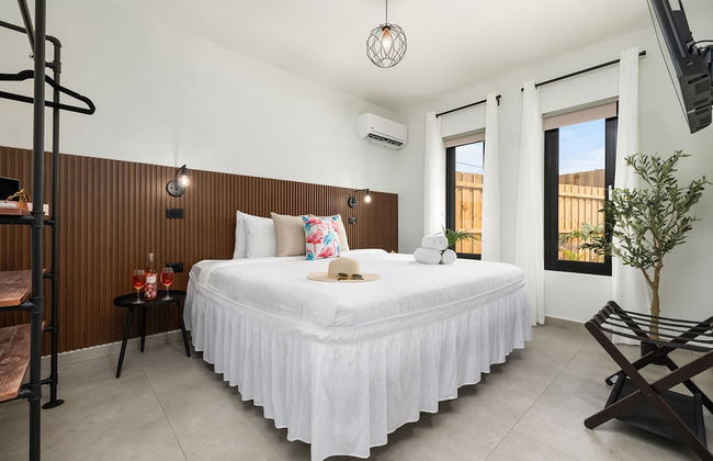 Brand NEW 3br2ba w Private Pool Amazing Location - Foto 14