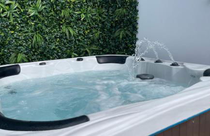 Private Luxury By The Sea, With A Personal Gym, Hot Tub, And Free Parking! - Photo 7