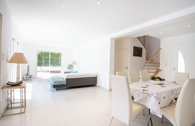 4 bedroom House in Bormes-les-Mimosas with private pool and garden - Photo 5