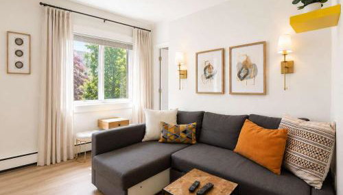 Colorful downtown condo, 2 bedrooms, king bed - Foto 1
