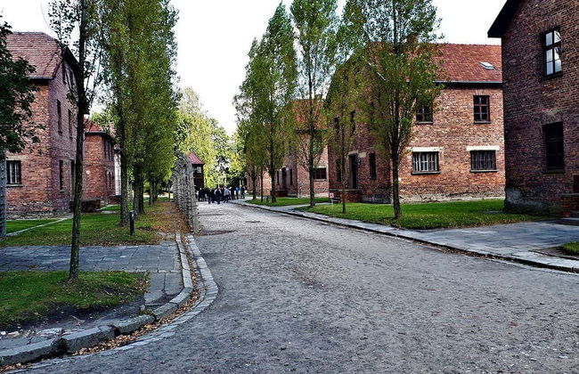 Auschwitz-Birkenau Private Day Trip - Photo 2