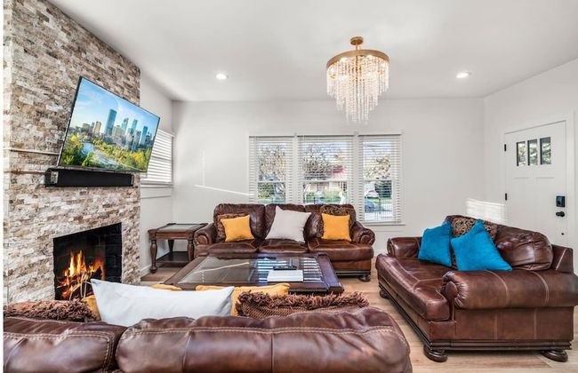 Bold Bright 4BR 3 5full Baths Near Riverwalk Dtown - Foto 5