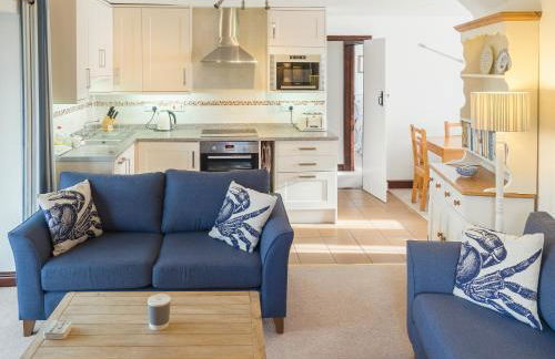 Poirot Cottage - Photo 3