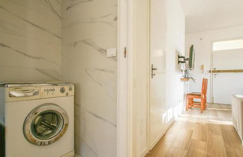 Beautiful Apartment In Lido Di Pomposa - Photo 13