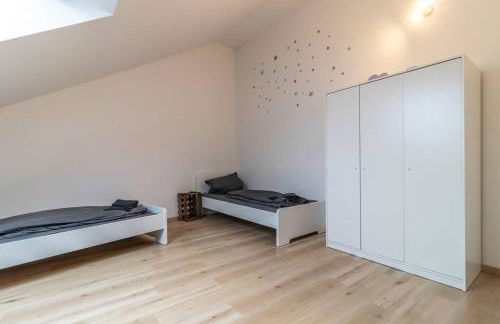 200m² Wohnung mit 6 Schlafzimmer - Foto 9