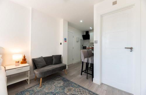Charming studio near transport to central London - Pass the Keys - Photo 6