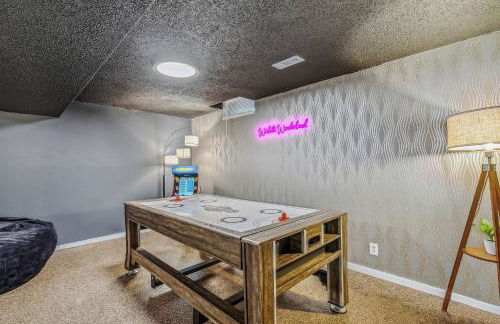 HotTub, Theater, Kings, & Firepit - NearWesley - Foto 37