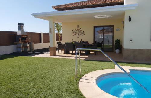 Villa Thais, private heated pool, ideal for your holidays in Caleta de Fuste - Foto 2