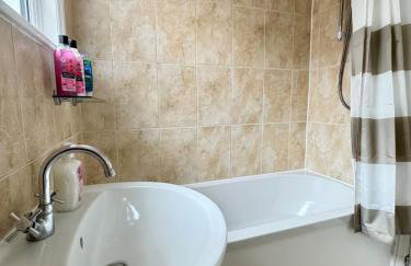 Spacious 5 Bed Exeter Home City & Hospital Access - Foto 9