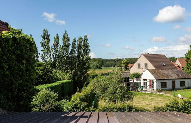 Quiet Cottage near Woods - Photo 34