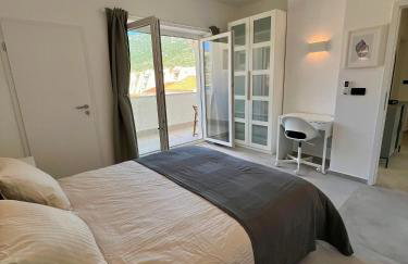 Newly Refurbished Komiza Haven - Photo 25