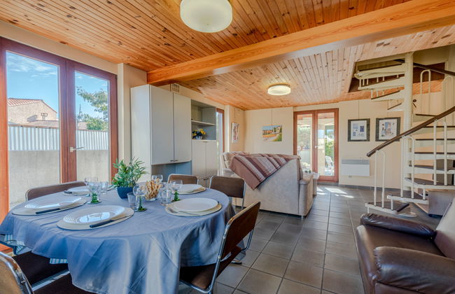 3 bedroom House in Saint-Cyprien with garden and terrace - Photo 14