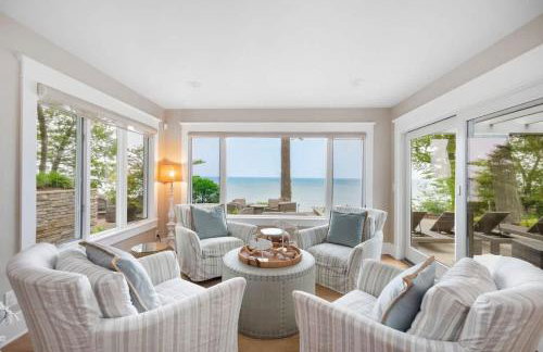 Sunset Shores Sanctuary by Juniper Holiday + Home - Photo 1