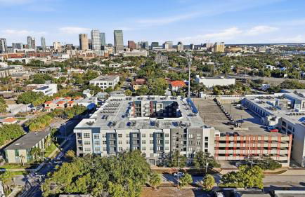 Stylish 2BR w Pool Pet-Friendly Unit #13 - Foto 68