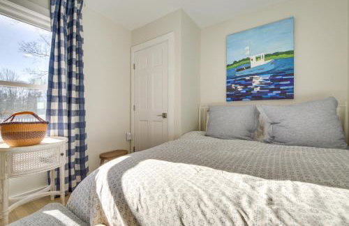 Deck with Water Views Quiet East Boothbay Retreat! - Foto 12