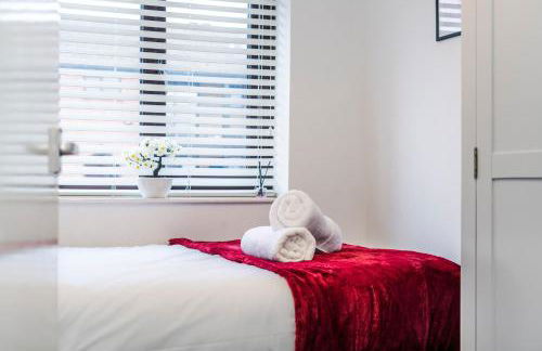 Great Location 2 Bedroom House in Nottingham, Private Garden, Fast Wi-Fi and Free Parking - Photo 65