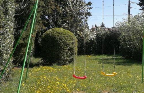 Maison avec jardin à Villeneuve-de-Berg, piscine partagée - Photo 23