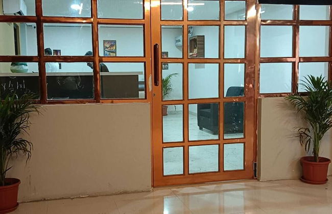 HOTEL BLACK GRAPES INN - Photo 1