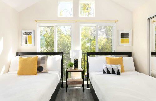 Unwind in Spacious 2BR Apt Sleeps 6 with Parking - Foto 17